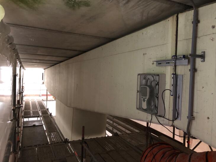 Figuur 4: Meetopstelling ter plaatse van voeg tussen pijlerbalk